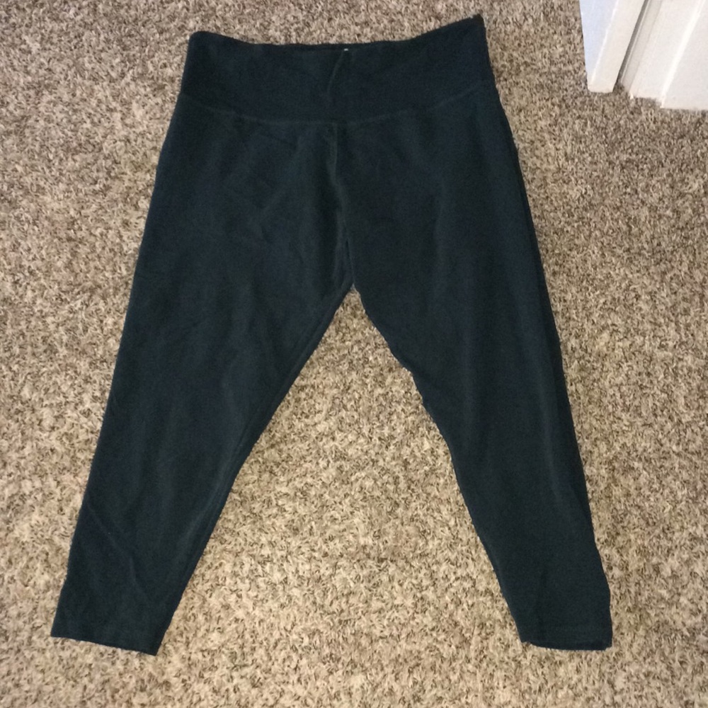 Plus size dark green workout leggings